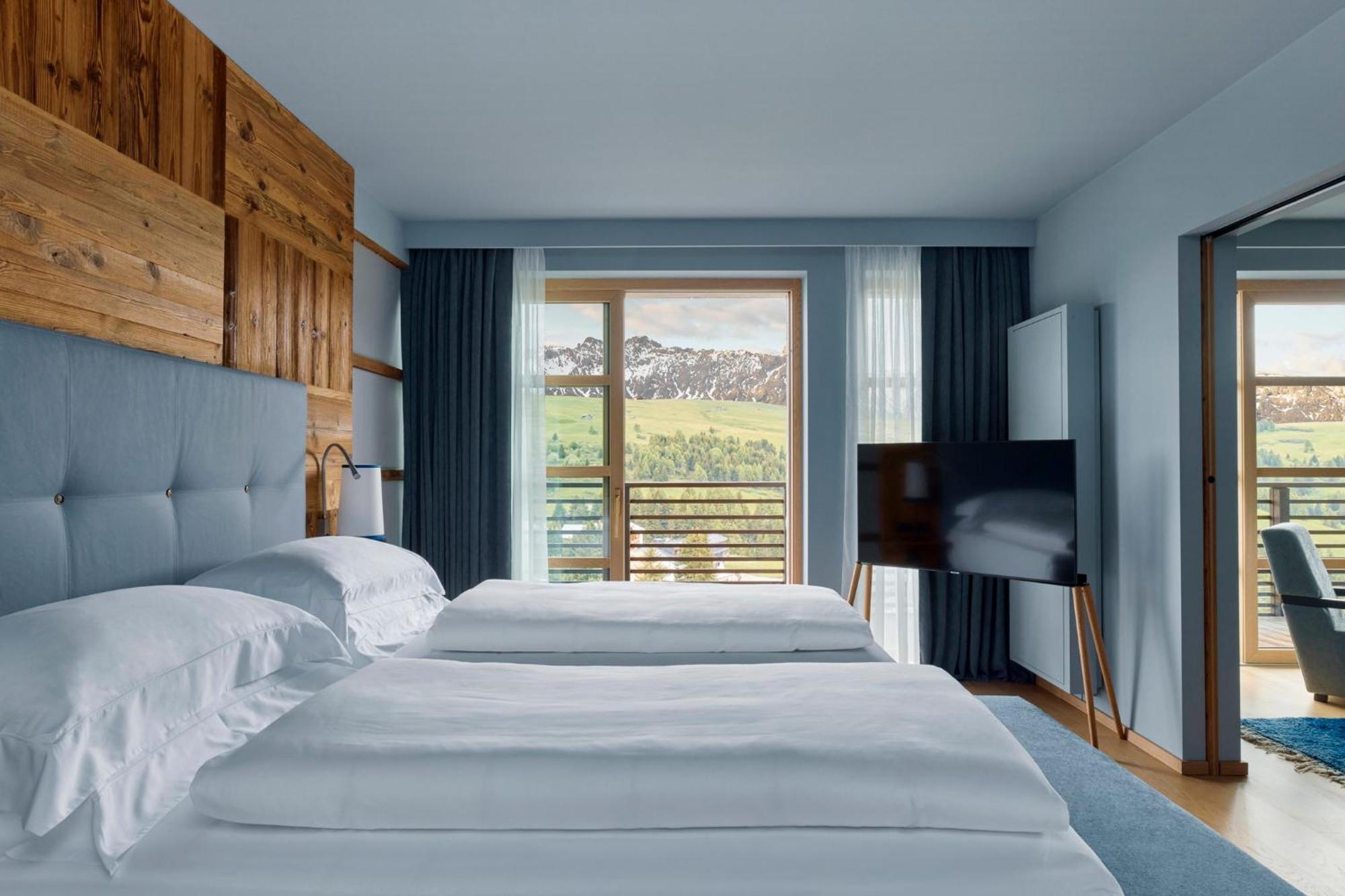 Hotel Alpina Dolomites 5*