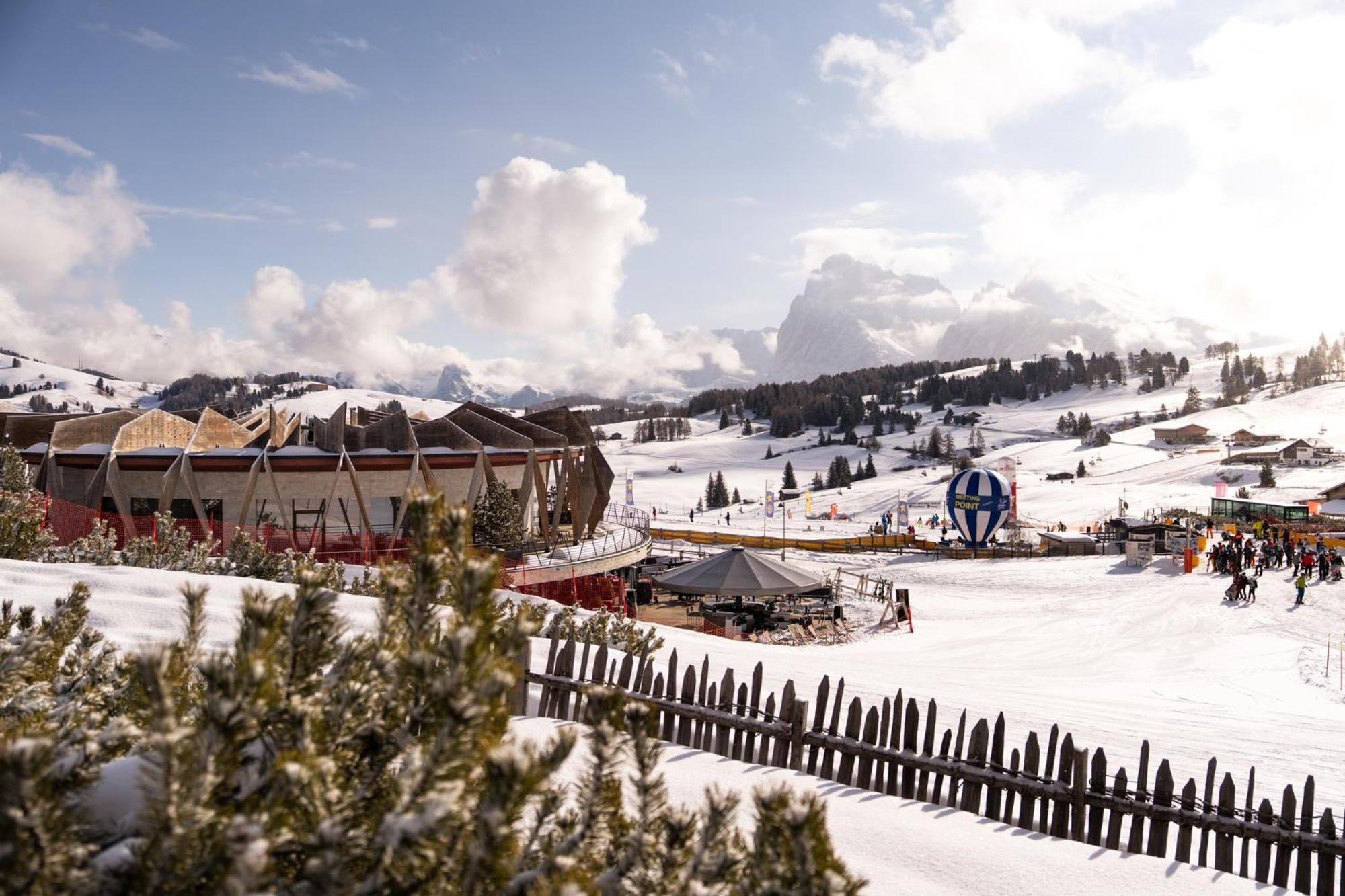 Hotel Alpina Dolomites 5*